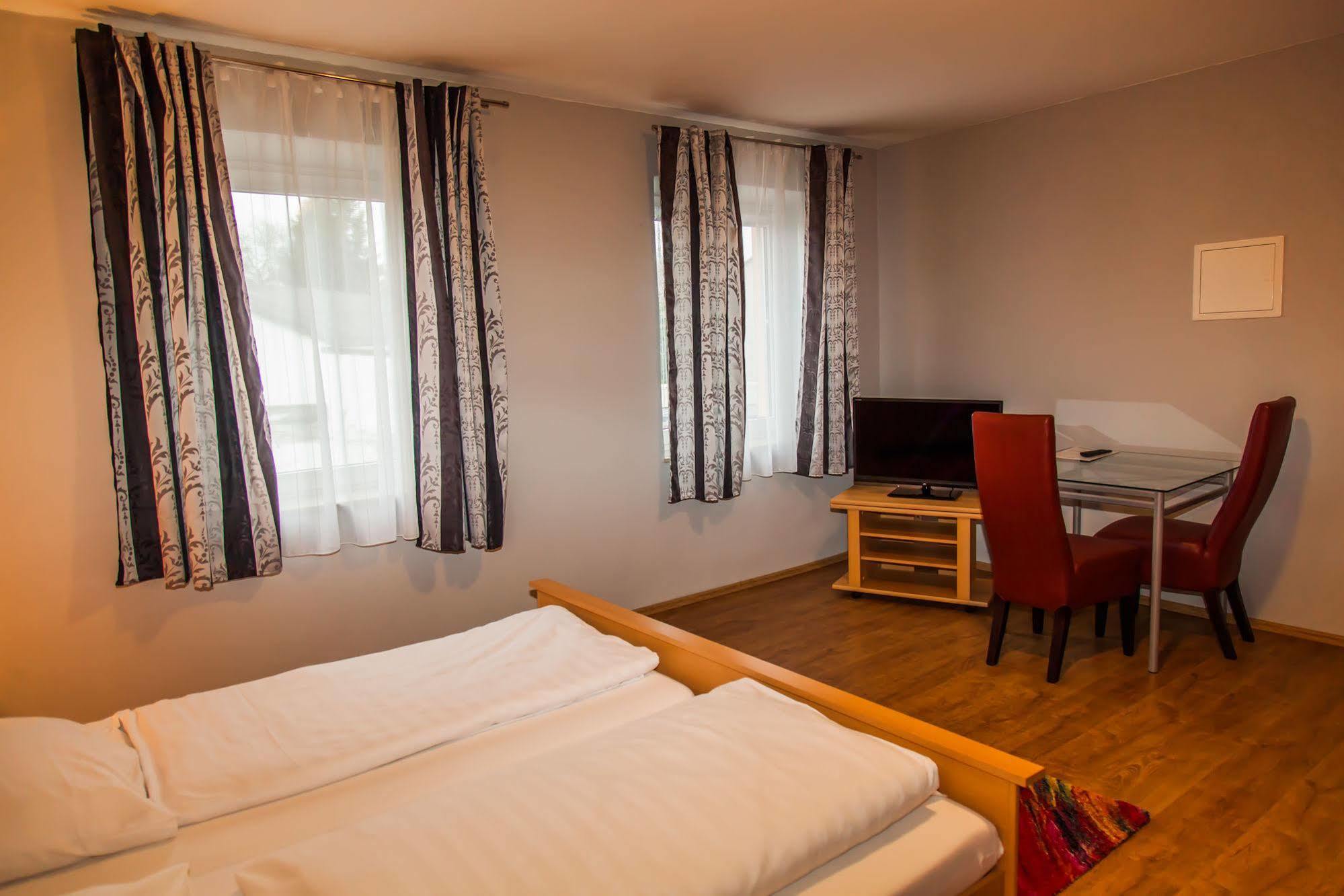 Hotel Cristallo Λάντσχουτ Εξωτερικό φωτογραφία